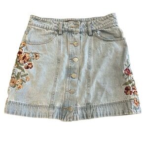 Addie Light Blue Floral Embroidered Jean Summer Mini Skirt Size Small
